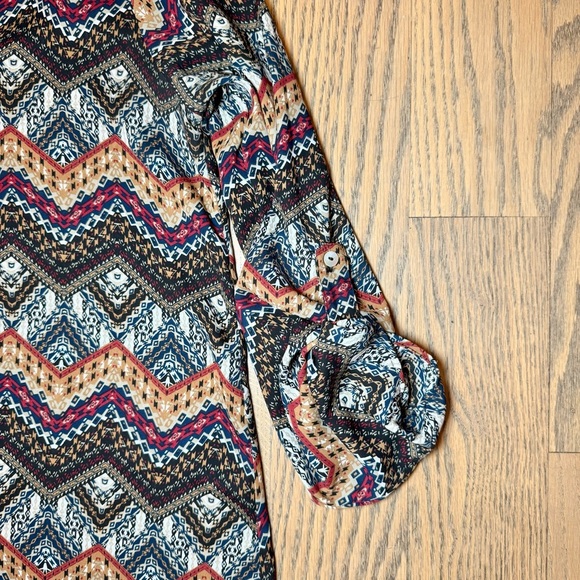 About A Girl Los Angeles Polyester Aztec Multi Color Blouse Top Size X-Large - Picture 7 of 12